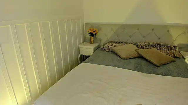 Little Lexyy online show from April 19, 2026, 5:19 am