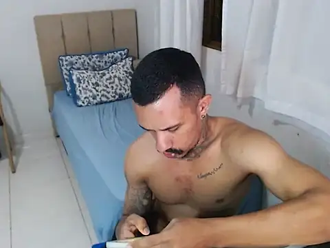 Snapshot of lipegonzalezz chatting on March 4, 2026, 7:54 pm lipegonzalezz online show from March 4, 2026, 7:54 pm