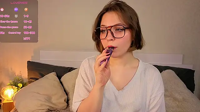 Next2Marie online show from April 10, 2026, 2:29 am