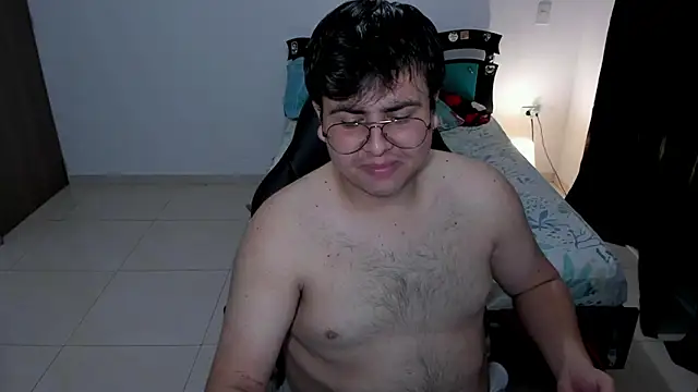 Snapshot of Dylan_cr chatting on March 28, 2026, 2:45 am Dylan cr online show from March 28, 2026, 2:45 am