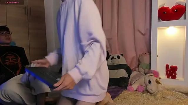 Maiky Cooper01 online show from April 25, 2026, 6:38 am