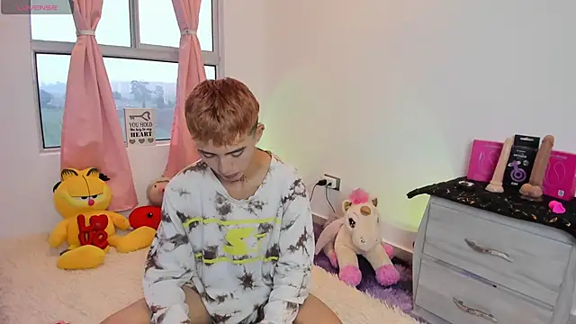 Maiky Cooper01 online show from February 13, 2026, 6:52 pm