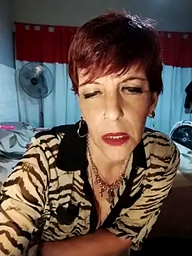 Juguetonafogosa5 online show from April 21, 2026, 2:51 am