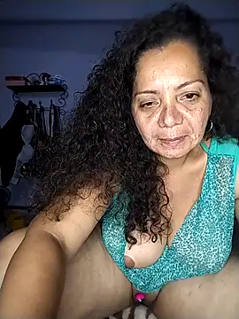 Gorditacarlota online show from April 22, 2026, 3:46 am