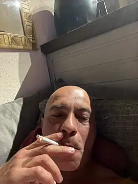 Snapshot of dogfrota chatting on January 11, 2026, 7:04 am dogfrota online show from January 11, 2026, 7:04 am