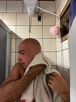 Snapshot of dogfrota chatting on February 17, 2026, 2:31 am dogfrota online show from February 17, 2026, 2:31 am