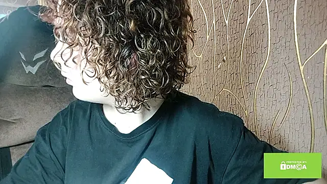 sewsewsewe online show from March 3, 2026, 9:33 pm