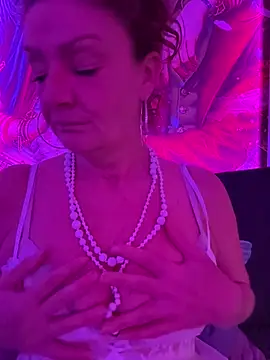 gabi-milf online show from February 6, 2026, 6:48 pm