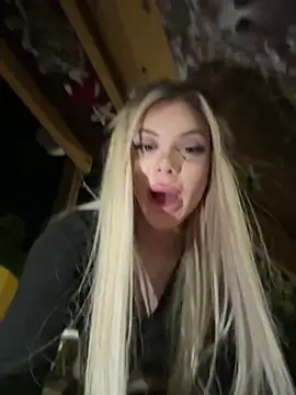 AlyssaFoxx  online show from May 26, 2026, 7:01 pm