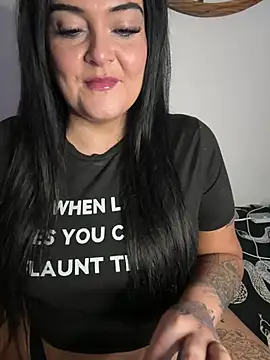 Snapshot of Miss_CurvesXXX chatting on August 2, 2026, 9:18 am Miss CurvesXXX online show from August 2, 2026, 9:18 am