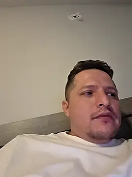 Alopez972 online show from February 1, 2026, 8:34 am