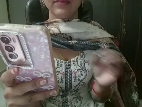 Snapshot of Adaa7 chatting on May 23, 2026, 6:18 pm Adaa7 online show from May 23, 2026, 6:18 pm