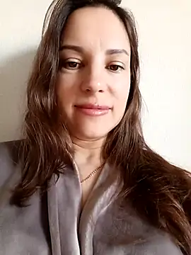 She-Moon online show from April 14, 2026, 6:07 am