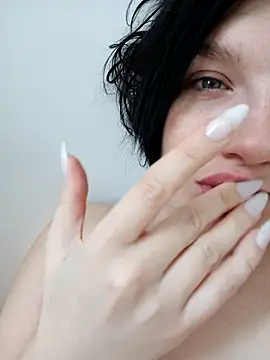 VelvetQueenXx online show from February 8, 2026, 4:05 pm