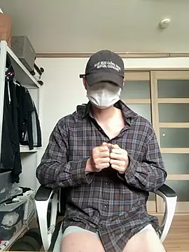 Alexkimsumin online show from April 19, 2026, 3:51 am