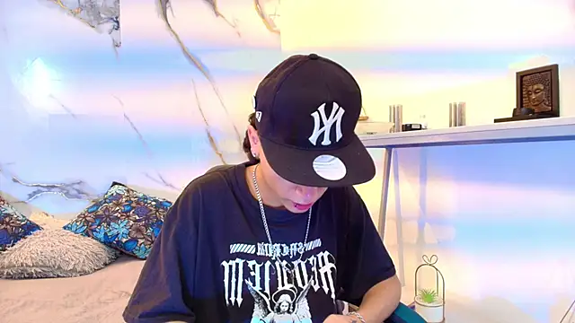 XanderGrey8 online show from February 25, 2026, 7:03 pm