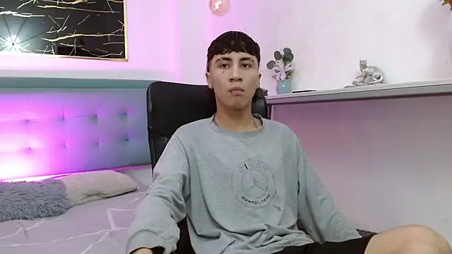 XanderGrey8 online show from February 10, 2026, 7:24 pm