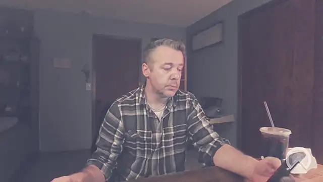 chrisw8140 online show from April 10, 2026, 3:57 am