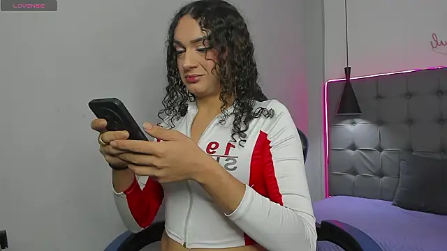 scarletcherry18 online show from February 24, 2026, 3:29 am