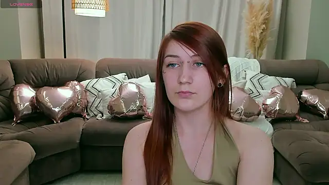 Snapshot of Polly_Sweet chatting on February 9, 2026, 6:39 pm Polly Sweet online show from February 9, 2026, 6:39 pm