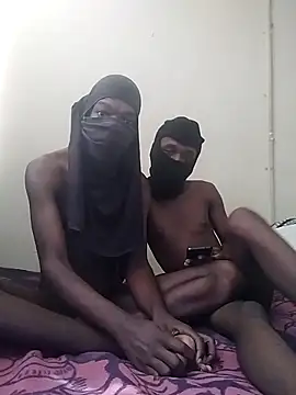 FINEBABYWOLF online show from April 21, 2026, 7:59 am