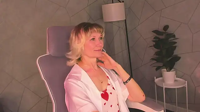 Julie Lucas online show from March 23, 2026, 8:36 am