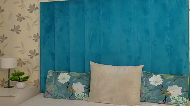 AnyaHappiness online show from March 26, 2026, 6:22 am