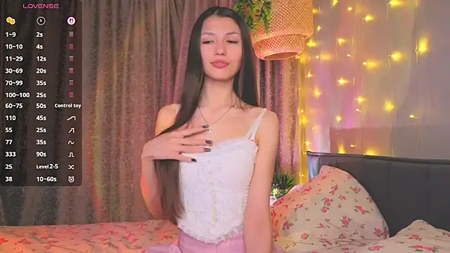 NeliaBermea online show from April 18, 2026, 6:21 pm