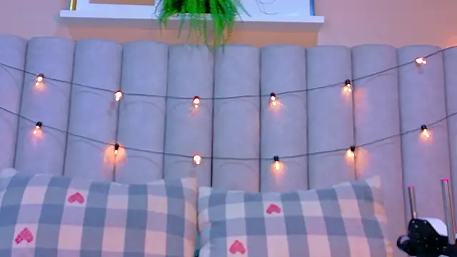 ChloeeMiller   online show from February 22, 2026, 11:34 am