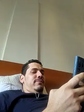 Snapshot of rodrigovianacastelo chatting on February 24, 2026, 11:44 am rodrigovianacastelo online show from February 24, 2026, 11:44 am