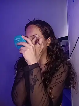 AlexxaAndRileyy online show from February 13, 2026, 5:02 pm