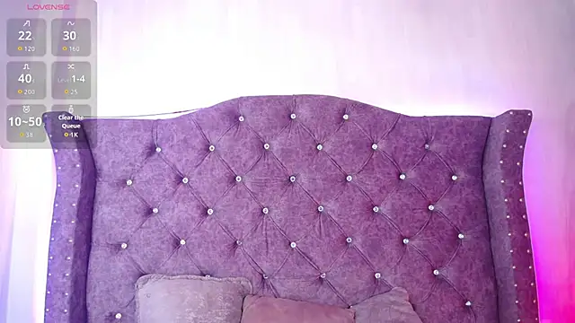 Violet Collins1 online show from April 18, 2026, 9:11 am