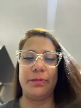 Snapshot of Pretty__Milf chatting on June 21, 2026, 4:46 pm Pretty Milf online show from June 21, 2026, 4:46 pm