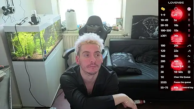 Rayzel White online show from March 18, 2026, 12:41 pm