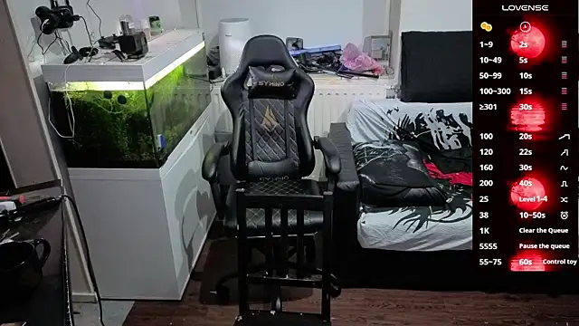 Rayzel White online show from March 2, 2026, 8:05 pm