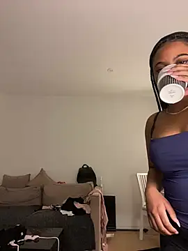 xo steffyxo 4 online show from March 11, 2026, 8:03 pm