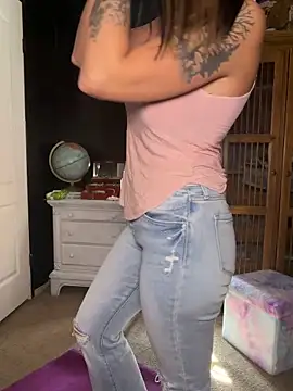 tastemecaroline online show from April 19, 2026, 9:17 pm