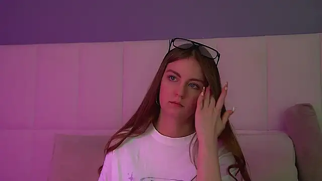 Snapshot of SofiaSarvain chatting on February 6, 2026, 6:15 pm SofiaSarvain online show from February 6, 2026, 6:15 pm