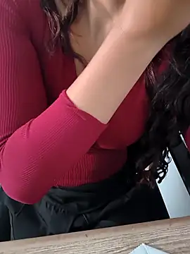 Snapshot of Freyarosse chatting on March 4, 2026, 2:36 pm Freyarosse online show from March 4, 2026, 2:36 pm