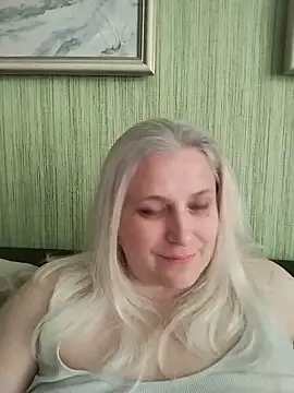 NyushaLollipop online show from May 27, 2026, 1:18 pm