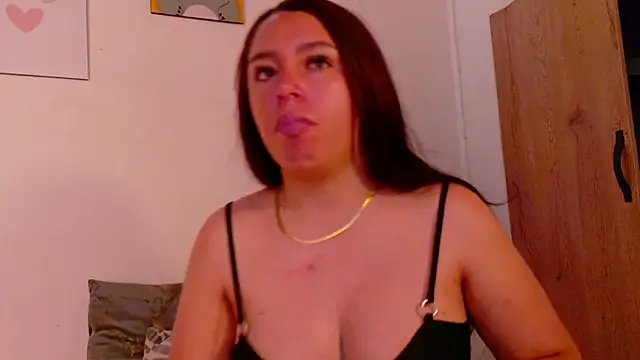 Mia C online show from February 7, 2026, 9:06 am