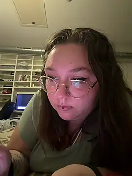  maracr19  online show from April 25, 2026, 9:56 pm