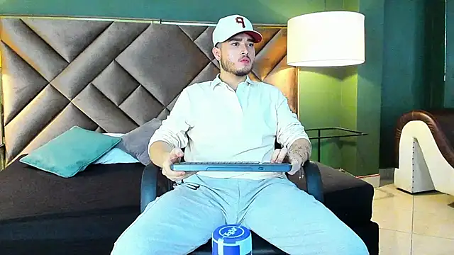 Salvattore Muller online show from February 10, 2026, 6:12 am