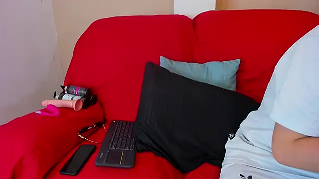 Salvattore Muller online show from April 11, 2026, 7:17 pm