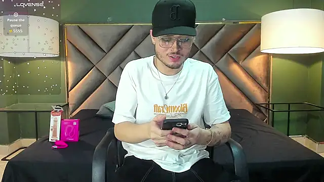 Salvattore Muller online show from February 25, 2026, 11:32 am