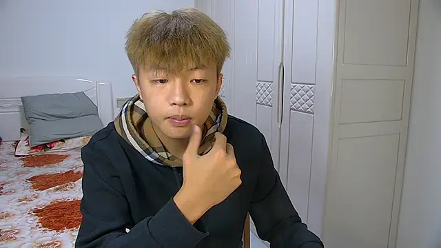 Chocolates-001 online show from February 4, 2026, 10:54 am