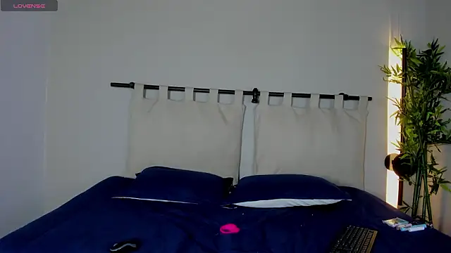 Snapshot of ella__olmos chatting on February 3, 2026, 1:16 pm ella olmos online show from February 3, 2026, 1:16 pm