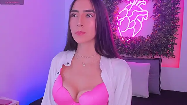 Snapshot of Itzel_Geneva chatting on February 10, 2026, 12:26 pm Itzel Geneva online show from February 10, 2026, 12:26 pm