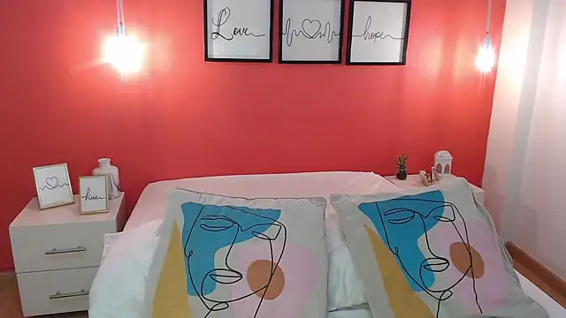 MaddyOwens 5 online show from March 25, 2026, 12:37 pm