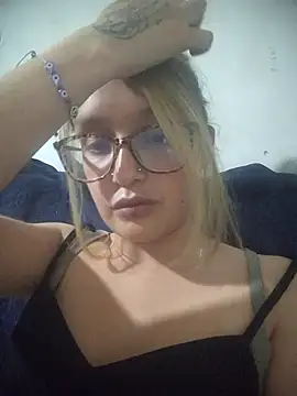 Snapshot of Karla-giraldo_1 chatting on March 25, 2026, 4:45 am Karla-giraldo 1 online show from March 25, 2026, 4:45 am